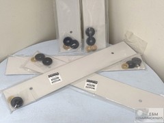 LOT OF 5 0040840000 NEWTON FLOOR ANGLE INSULATOR PLATE -OVERHEAD SUPPORTED RACK