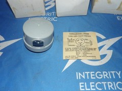 Lot of 4 NIB Tork 2008 Photocontrol Turn Lock Mount + 1 Year Warranty