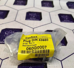 2PCS LOT – Danfoss 060G0007 Accessories, sensors, Plug- Brand New