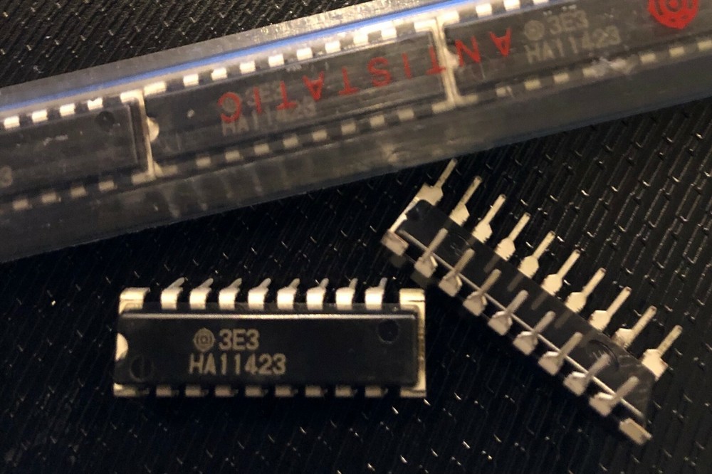 HITACHI HA11423 Color TV Deflection Signal Processor ** NEW FROM MFG TUBE **