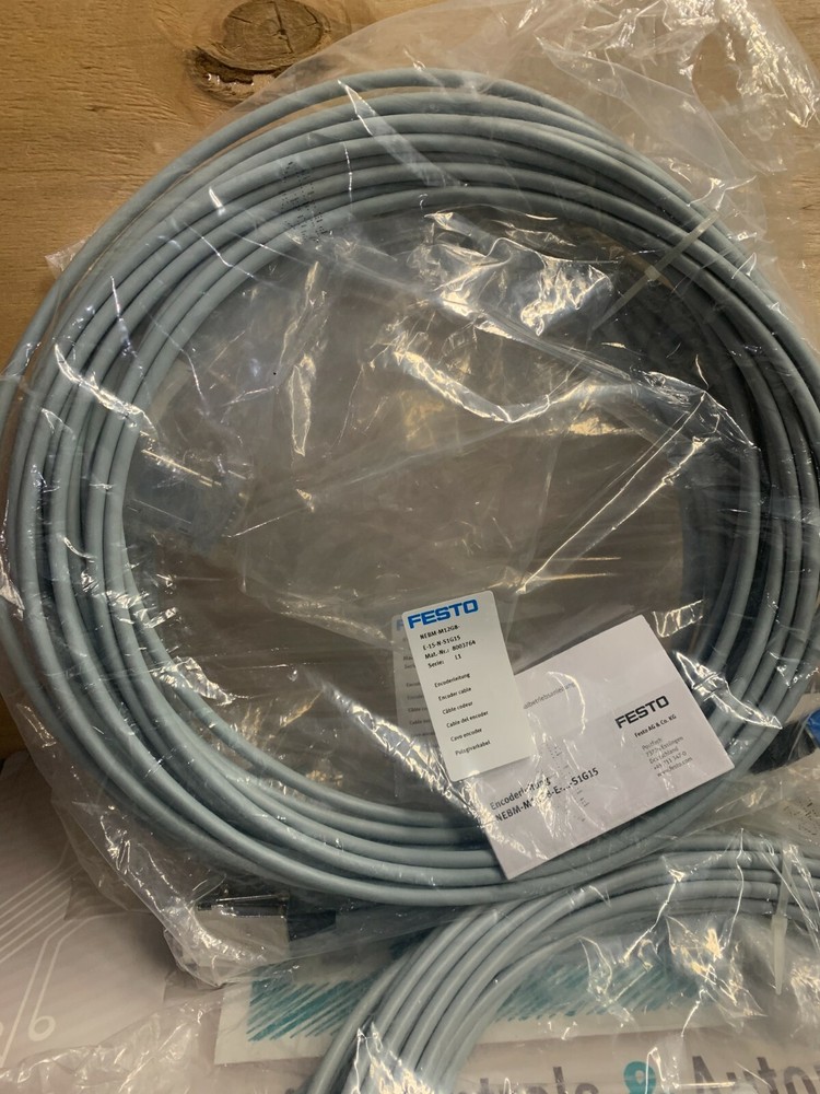 NEBM-M12G8-E-15-N-S1G15 Connecting Cable 10m, M12