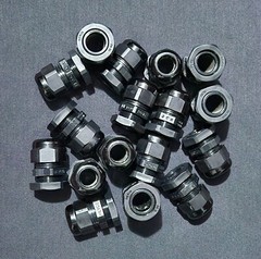Heyco Cable Gland Dome Cap PG16 0.39-0.56″ Black w/ O Ring & Lock Nut *OPEN BOX*