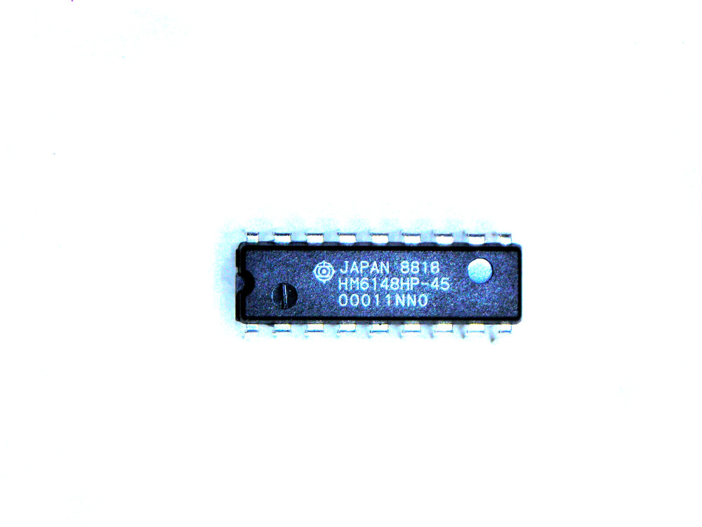HM6148HP-45 “Original” Hitachi 18P DIP SRAM IC 1 pc