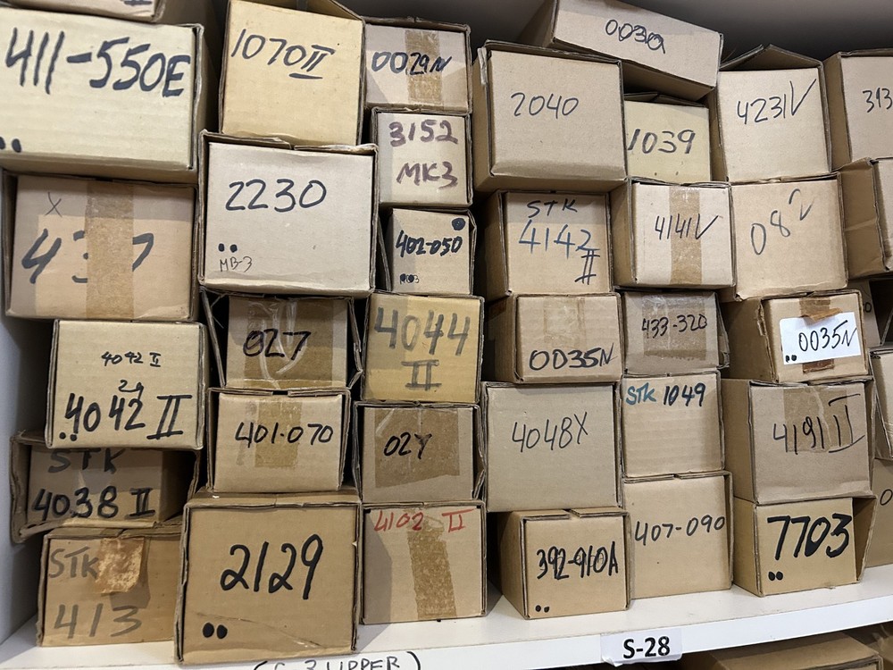 LOT OF 100 STK080+082+082G+1039+1060+1070+1070A+2025+2082II+2029 NEW DORIGINAL