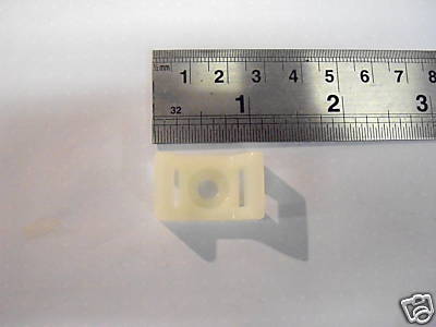 Avery Dennison Nylon Rivet On Ty-Wrap Blocks Large (10pcs)