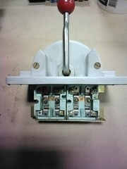 Hubbell Type 4211 202S1F 120 Volts Mounted Switch….F126