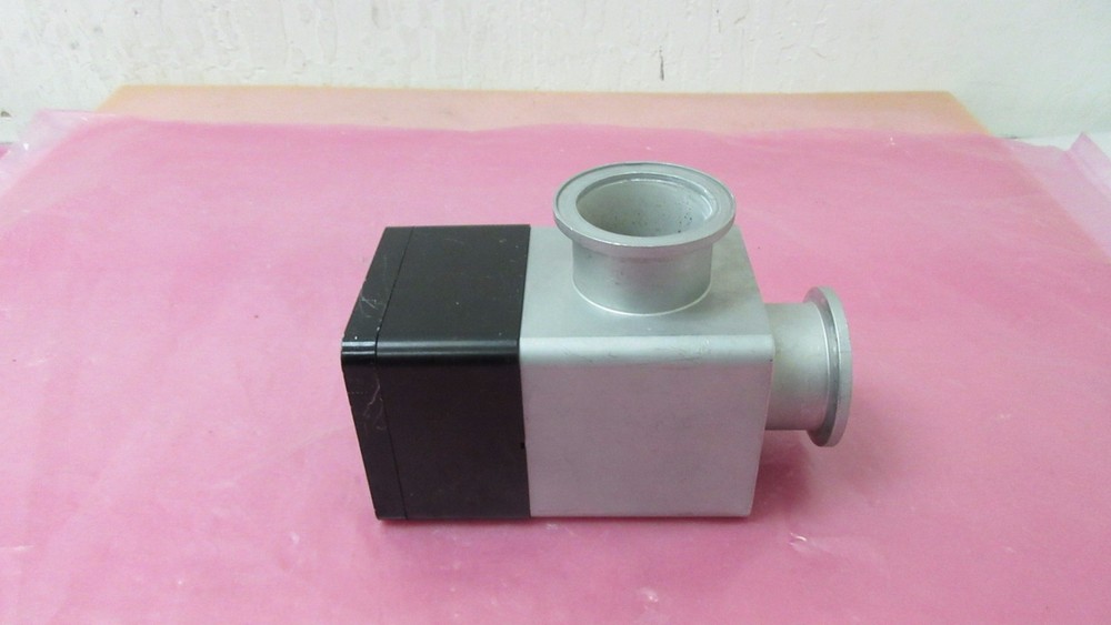 VARIAN L6382-703 NW-40 PNEUMATIC VALVE, VACUUM ISOLATION ANGLE 402401