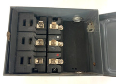 BULLDOG BUS PLIG DISCONNECT BP-321B 30 AMPS 240 VOLTS 3WIRE SYSTEM