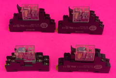 Allen Bradley 700-HK32Z24-4, 700-HK36A1, 700-HN121/2 &Omron G2R-2-SN [Lot of 4]