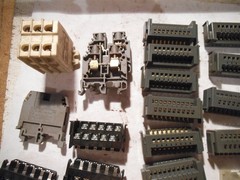 MIXED LOT OF TERMINAL BLOCKS / ELECTRICAL CONNECTORS