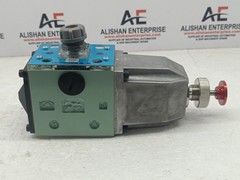 Kawasaki DE10P-10-204-DA200AL-L94 hydraulic valve Solenoid directional valve