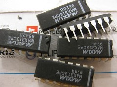 1X MAX313CPE 10Ω, Quad, SPST, CMOS Analog Switches MAX313
