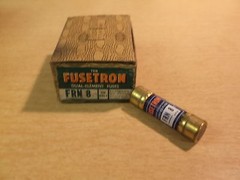 NEW Fusetron FRN8 Lot of 10 8 Amp 250v Dual Element Fuses *FREE SHIPPING*