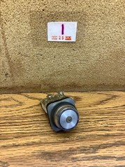 USED MARUYASU DENGYO MPDJ-1R STOP BUTTON / 41-10279 TOP IS BROKEN