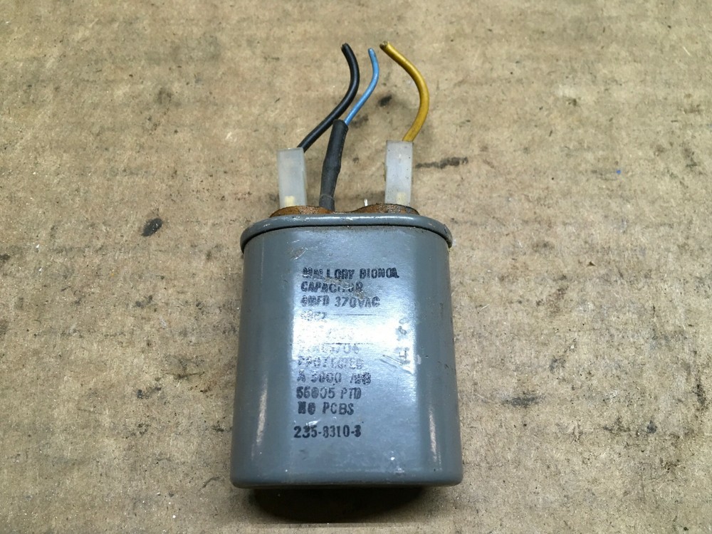 Mallory Bionol 235-8310-3 Oil Capacitor 60 Hz / 370 VAC