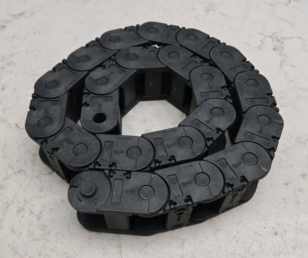 Igus 250-03-055-6MC Cable Hose Carrier E-Chain Systems 21 Links 39″ Length New