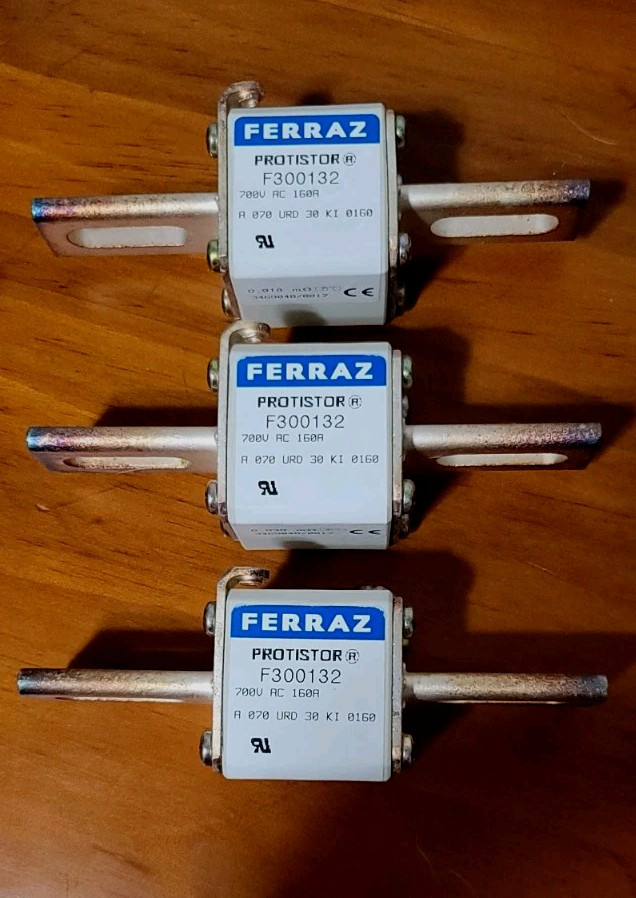 Mersen Ferraz Protistor Semiconductor Fuse F300132 700V AC 160A Lot of 3 !