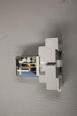 ALLEN BRADLEY RELAY AND BASE 700-HC24Z24-4 SER-D