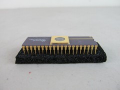 National COP8SGR740Q3 IC 8-Bit CMOS Microcontroller Rare, Vintage IC, Gold Cer.