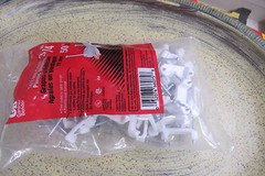 Gardner Bender PS-75, Plastic Staples 3/4″, pkg of 50, 14/3 white