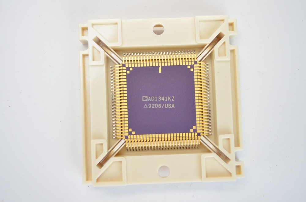 Analog Devices AD1341KZ 16-Bit Parallel Word Access Analog/Digital Converter