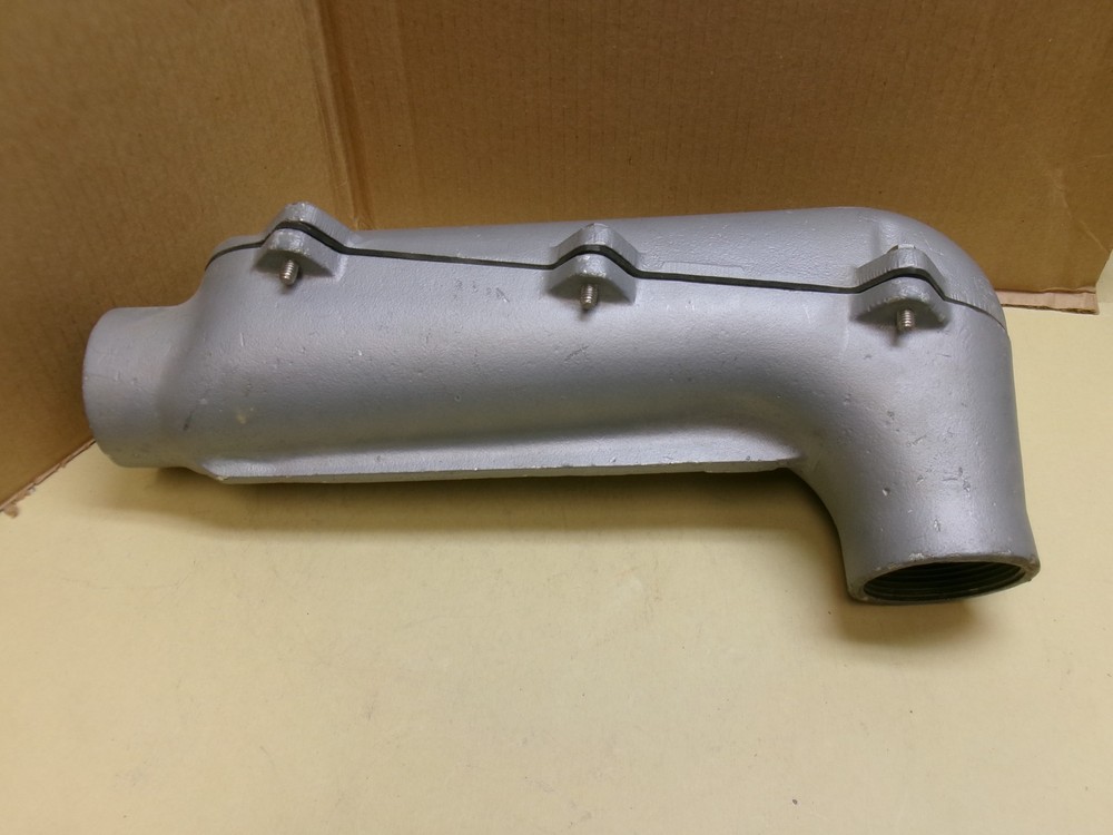 Appleton Unilet 2-1/2″ LBD-LB Mogul Conduit Body with Cover