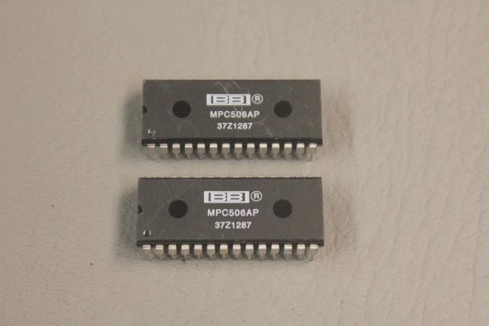 NEW LOT OF 2 BURR BROWN MPC506AP ANALOG MUTIPLEXER SWITCHES