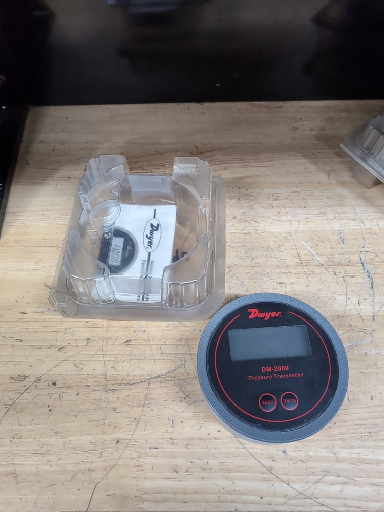 DWYER 0-2″ WC DM-2005-LCD / DM2005LCD (BRAND NEW) Pressure Transmitter