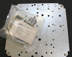 Siemens Distribution System Strain Relief Mounting Plate / Installation Plate 8HP6322