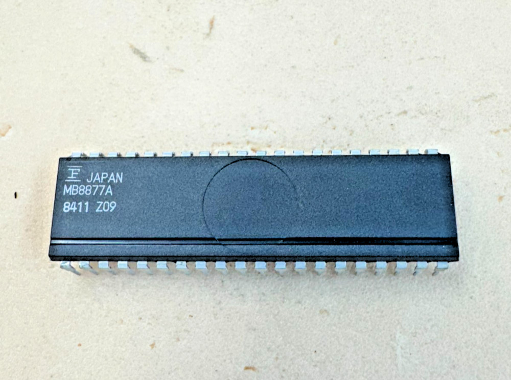 1 pc MB8877A Floppy Disk Controller DIP40 BY FUJITSU *****