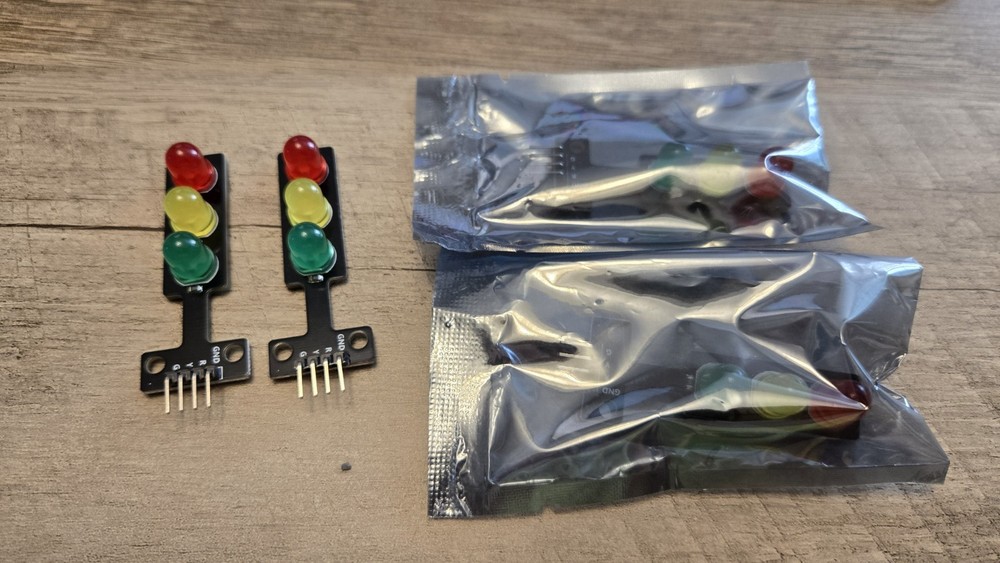 (4 Pack) OAK-PINE X0024RMM3V Traffic Light Single Control Panel 3 Colour