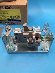 Square D 2510FG1 Manual Starter Ser A Missing Screws No Instructions NOB