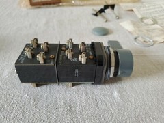 ALLEN BRADLEY 800T-JG141C19 SELECTOR SWITCH SERIES N OILTIGHT PUSH BUTTON