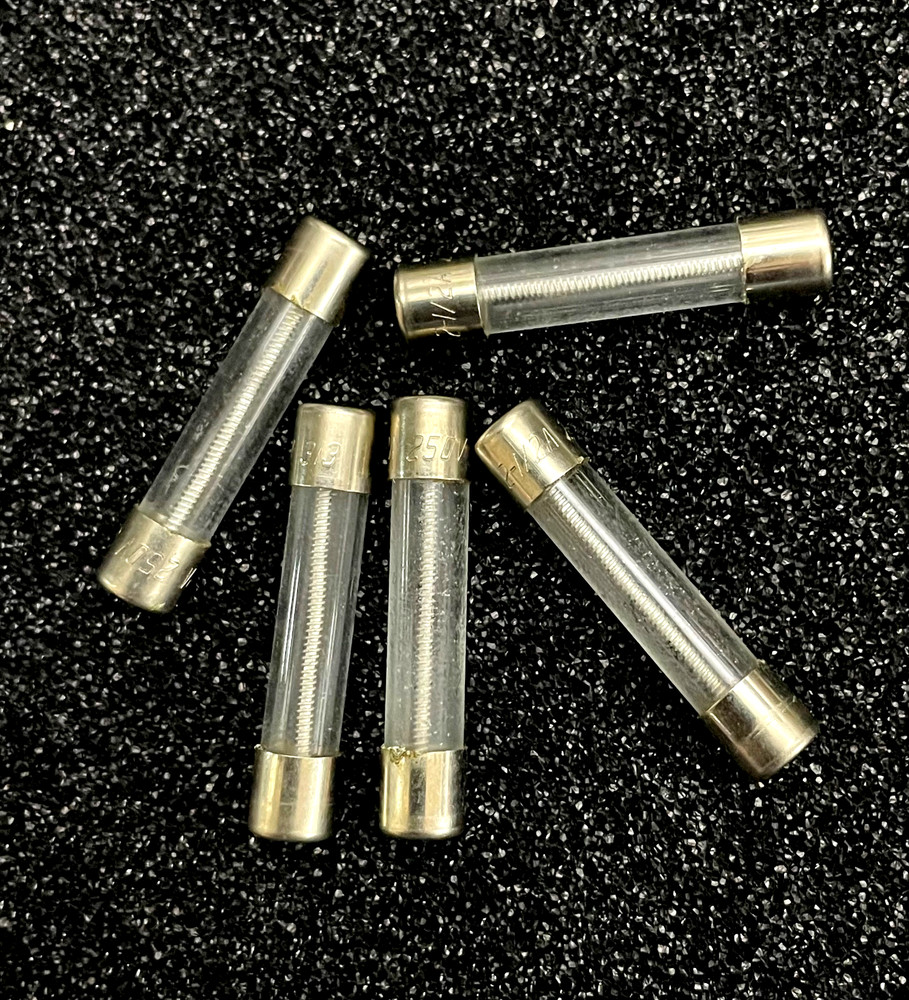 5pc Littelfuse Vintage 313 2-1/2A 2.5A 250V Time-Delay 3AG Glass USA **NOS