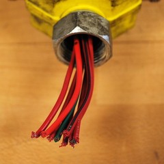 Daniel Woodhead 6 Port Distribution Block, 3 Conductor Female – USED