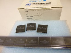 2 pieces ST90R30 BC6R ROMLESS HCMOS MCU w. A/D CONVERTER 90T30 ST9030 NEW