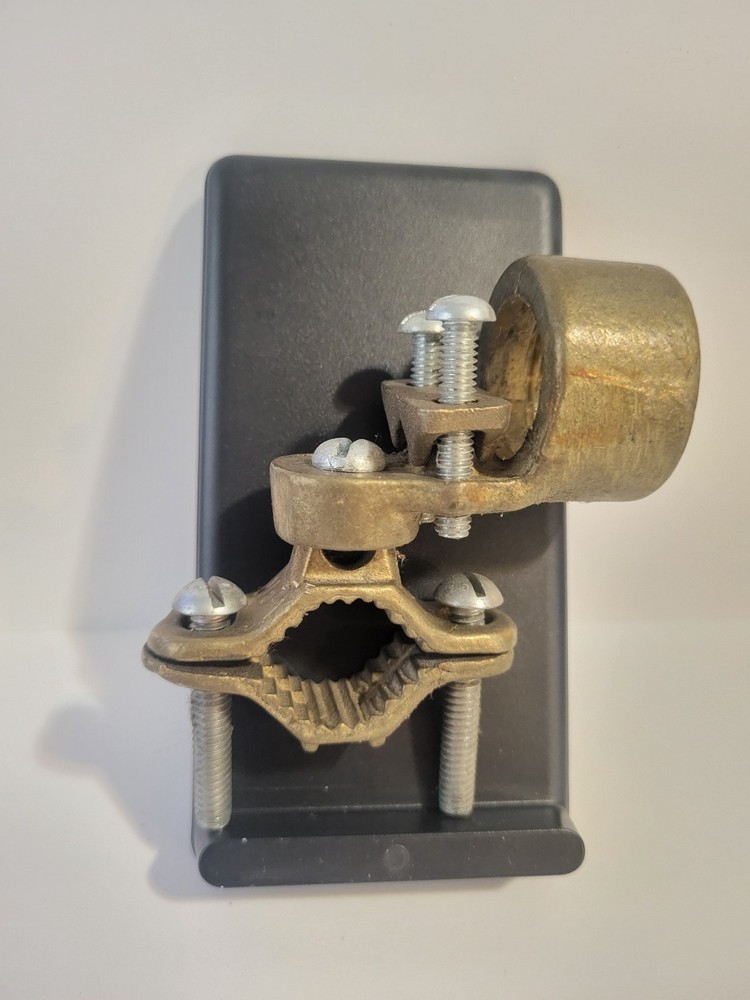 Bronze Ground Clamp 1043W Water Pipe to Ground Rod Connector – New