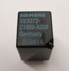 Siemens Relay PN: V23072-C1059-A208 (2 Piece Lot)