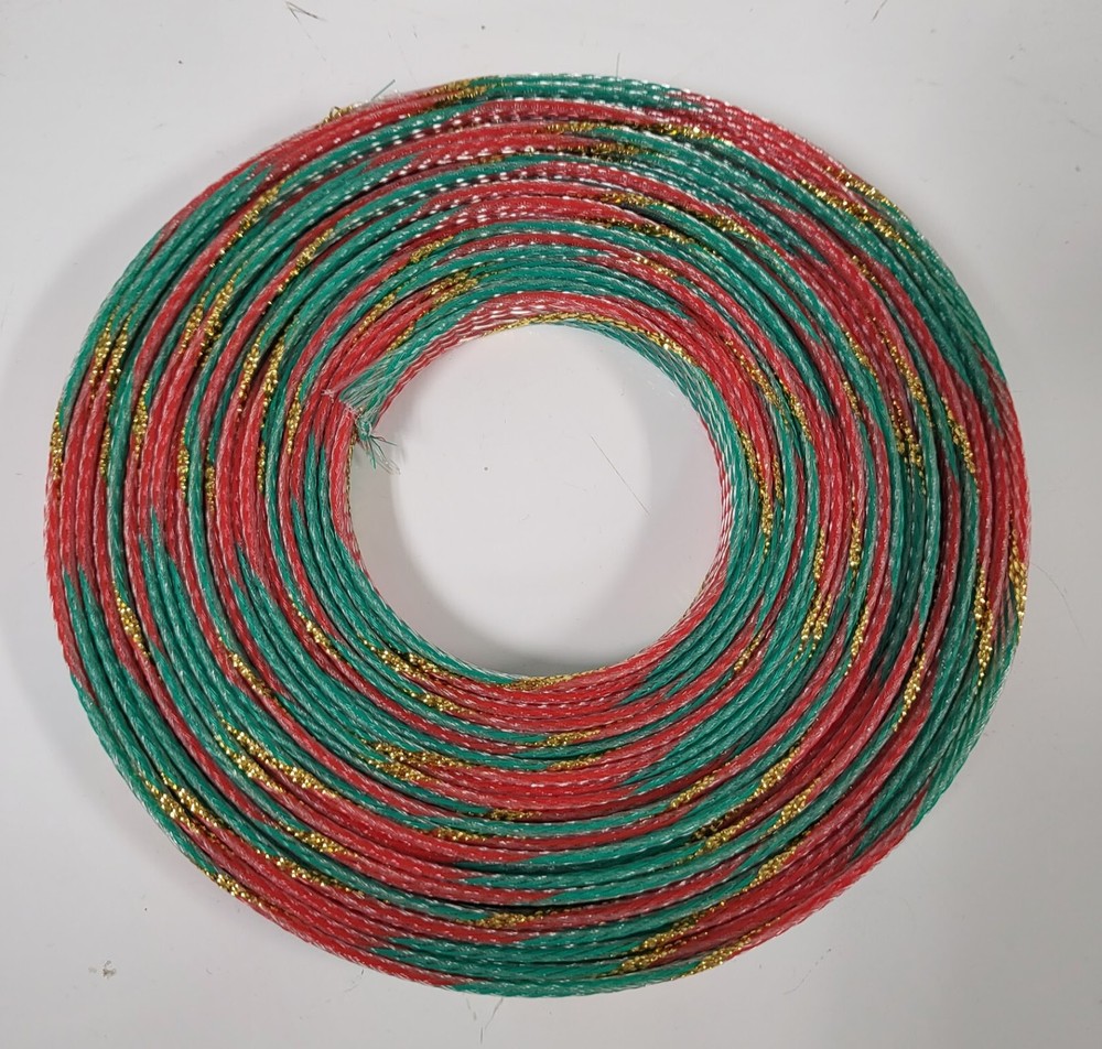 25 FT 1/2″ HOLIDAY GREEN RED GOLD STRIPE PET EXPANDO SLEEVING BRAID