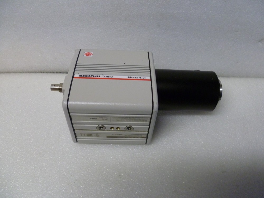 REDLAKE MASD INC MEGAPLUS CAMERA MODEL 4.2i INDUSTRIAL CAMERA WITH LEN