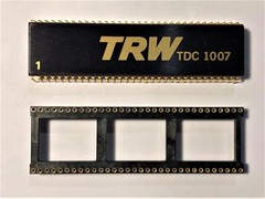 8-Bit A/D CONVERTER GOLD VINTAGE VERY RARE TRW IC TDC-1007 w/64 Pin RARE Socket