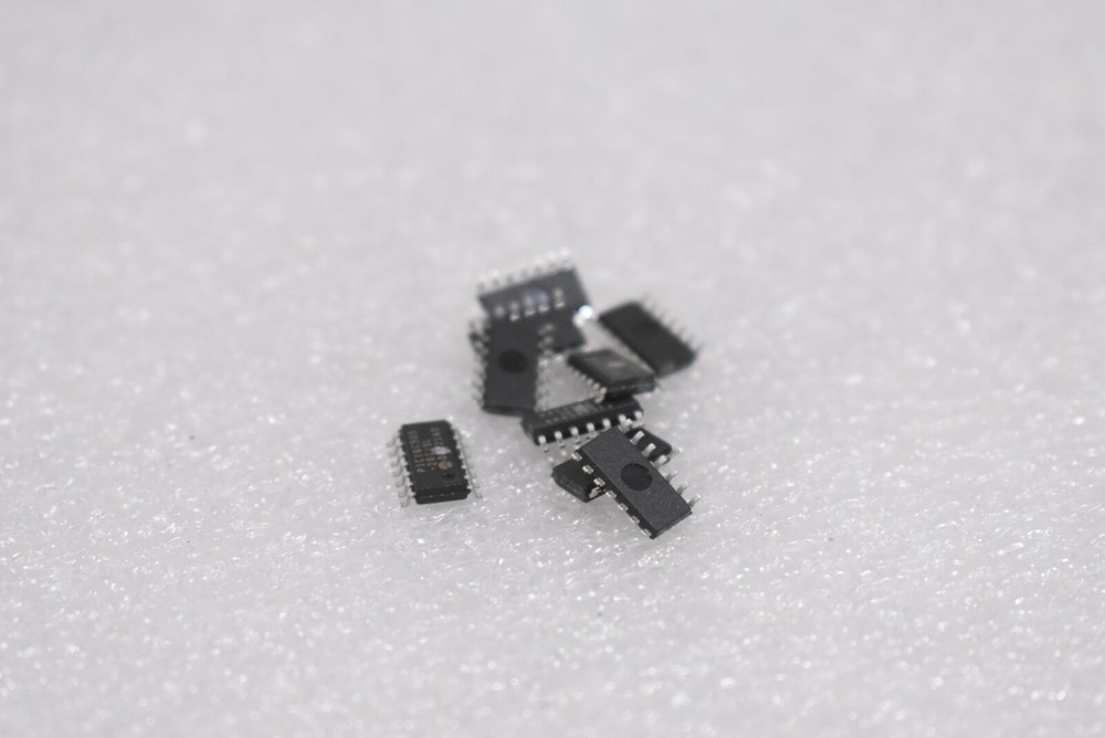 MICROCHIP TECHNOLOGY PIC16C505-20I/SL MICROCONTROLLER 20 MHZ (LOT OF 20)