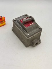 Cooper Crouse-Hinds EDSC218-SA Haz. Loc. 2-Pole Snap Switch w/ EDSC271-SA Body (