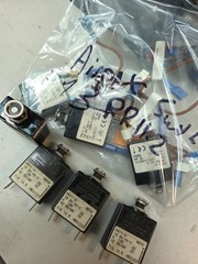 Airpax PR11-2-10.0A-XX-V 125 Volt 32 Volt DC 10 Amp Circuit Breaker PR11-2-10