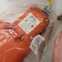 531-SWHOXG Line Master Hercules Foot Switch, & HBL4710 Outlet & Plate