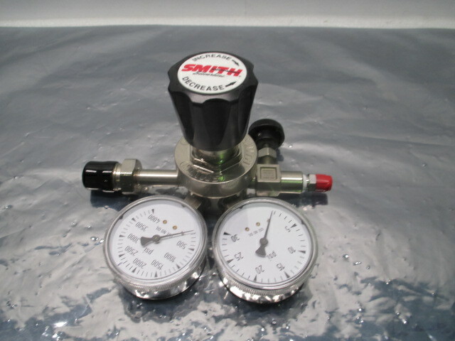 Smith Gas Regulator w/ Gauges, 300, 4000 PSI, Max Inlet 3000 PSI, 100417