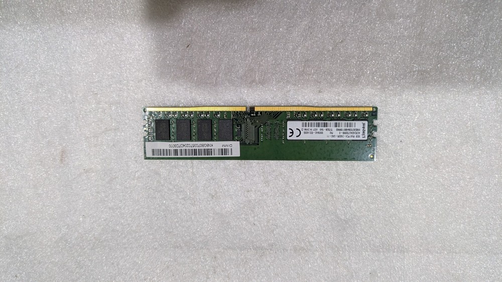 KINGSTON 8GB 1Rx8 PC4-2400R-UAO-11 ACR24D4U7S8MB-8