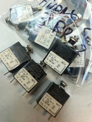Airpax PR11-2-10.0A-XX-V 125 Volt 32 Volt DC 10 Amp Circuit Breaker PR11-2-10