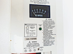 NEWMAR PHASE THREE PT-24-8W Three Stage Smart Charger 24 VDC / 8 A Marine Grade