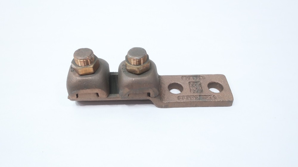 Burndy QQA40-2N Two Hole Mounting Heavy Duty Copper Lug Connector